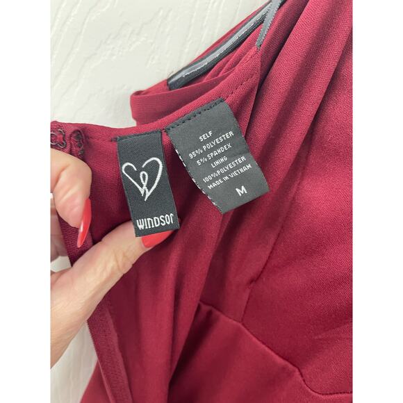 Windsor medium maxi wine burgundy side slit formal NWOT - Picture 7 of 11